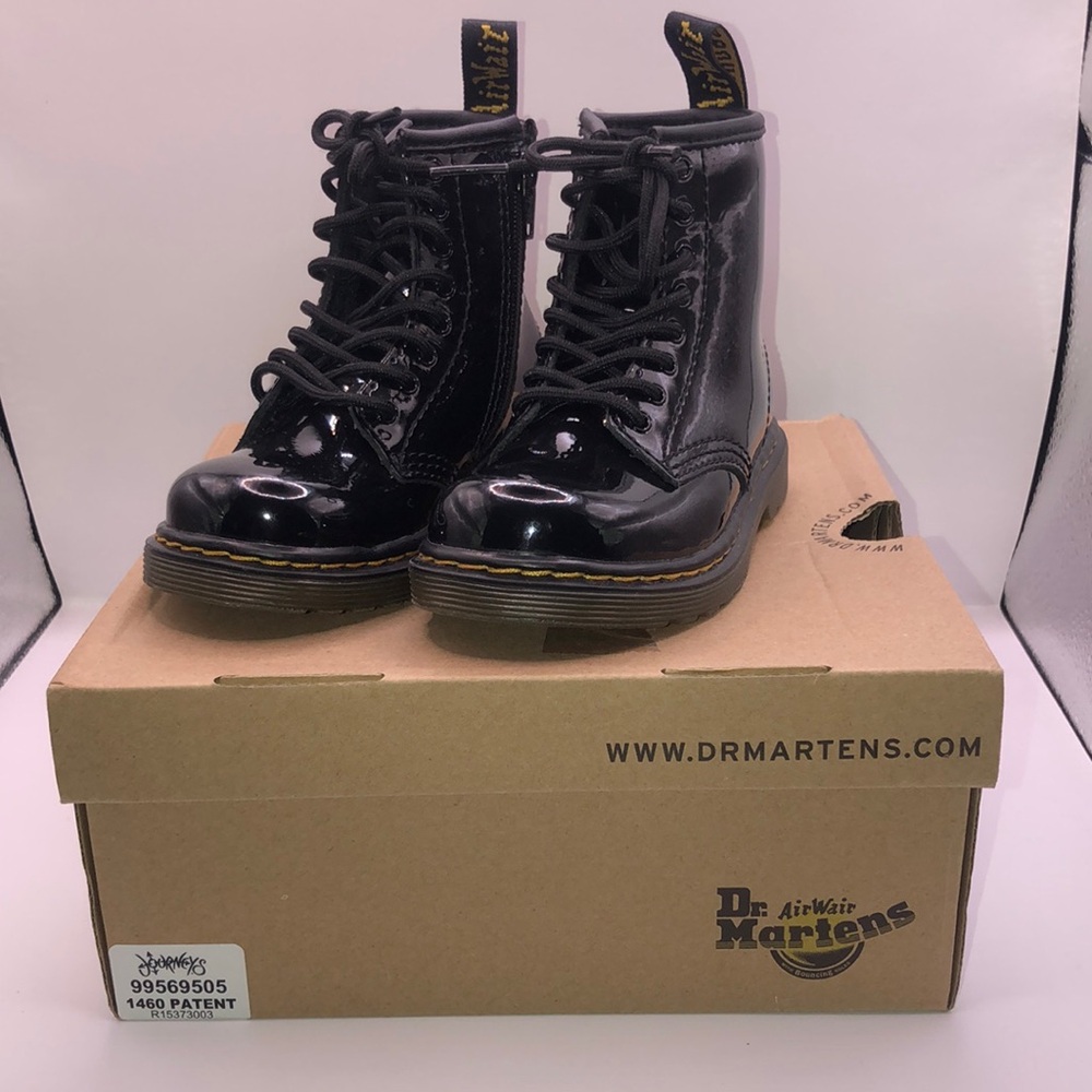 Dr. Martens Toddler Black patent leather boots Size 8 in great condition! New!